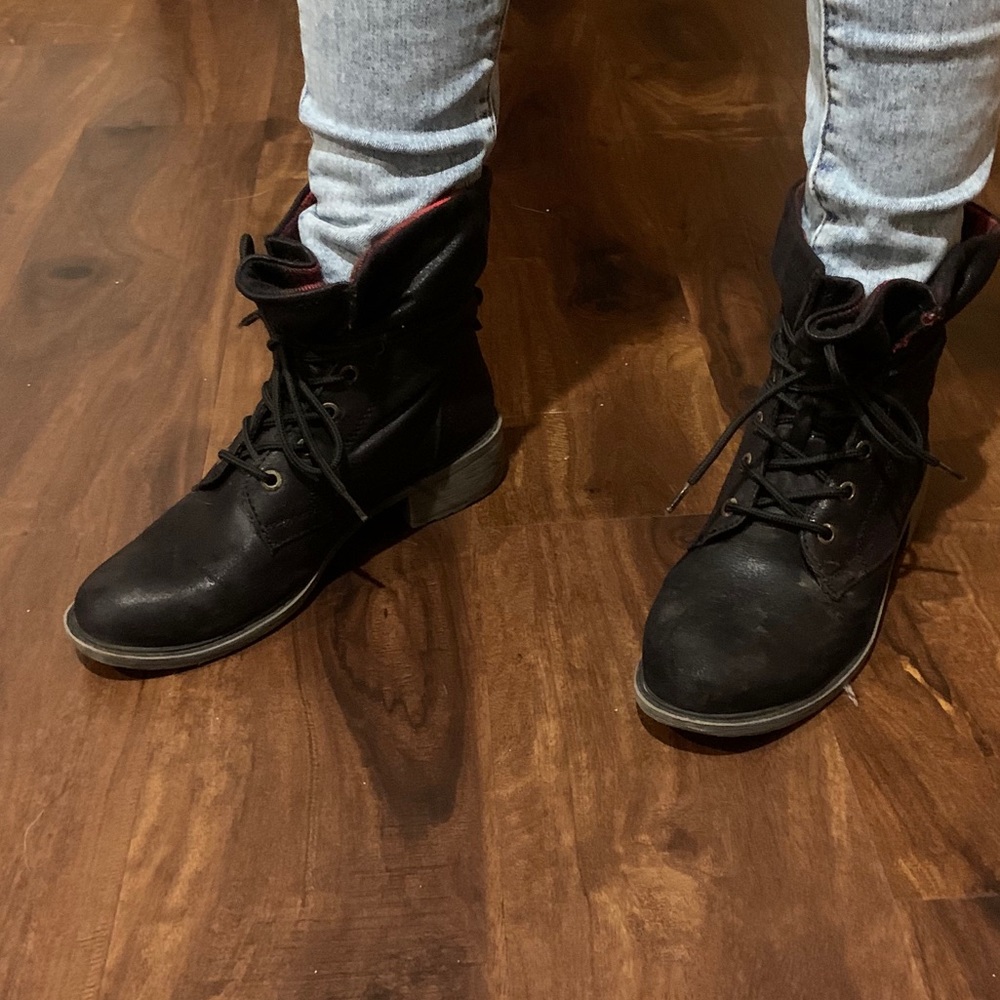 Black lace up boots